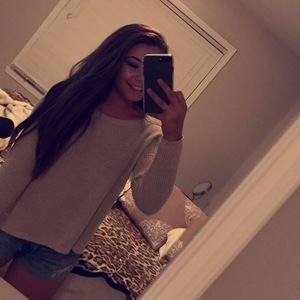 Meet your Posher, Ella